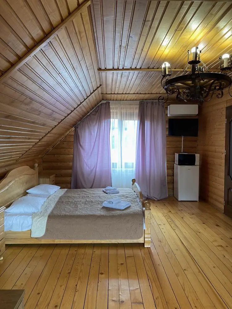Спальня під дахом